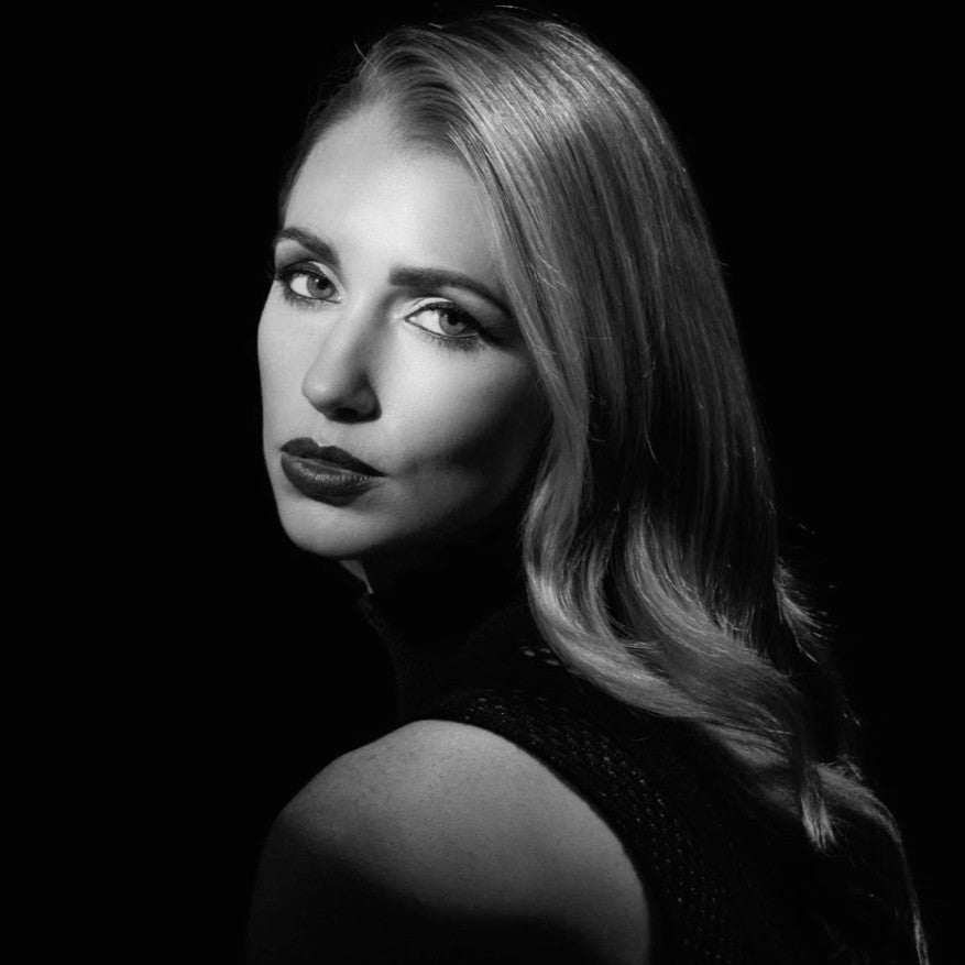 2 Portrait de film noir discret au flash avec Erik Valind et <tc>Rogue</tc> Flash Bender 2
